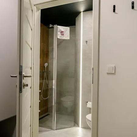 Kamienica No 111a Airport Apartmanhotel 3*