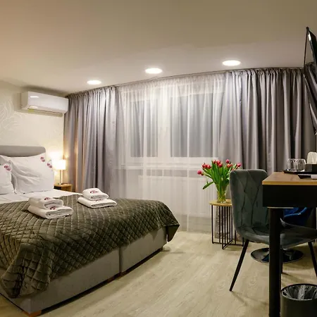 Apartahotel Kamienica No 111a Airport 3*