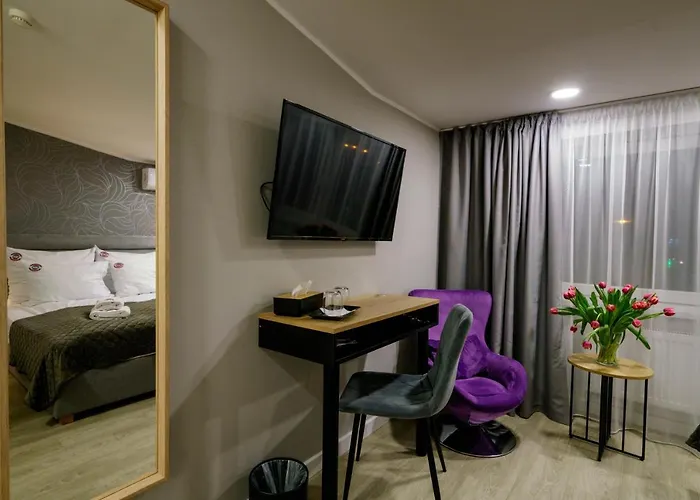 Kamienica No 111a Airport 3*