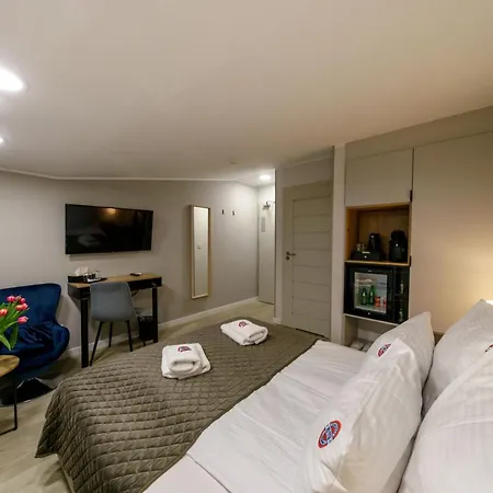 Kamienica No 111a 3*