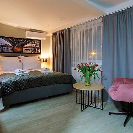 Kamienica No 111a Airport 3*