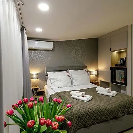 Kamienica No 111a Airport Lejlighedshotel 3*