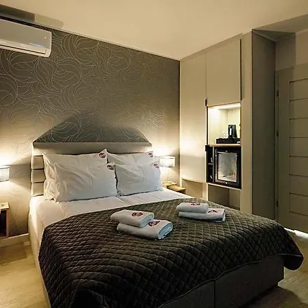 Kamienica No 111a Airport Lejlighedshotel 3*