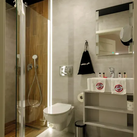 Kamienica No 111a Airport Apartahotel 3*