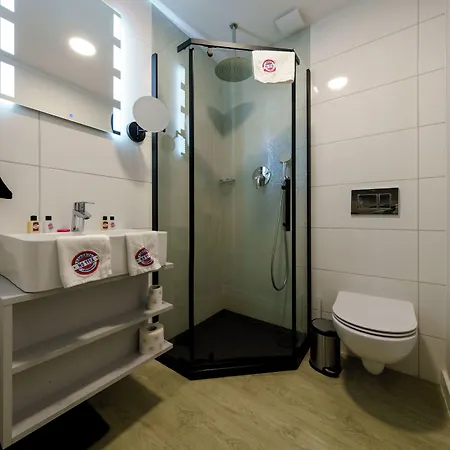 Kamienica No 111a Airport 3*