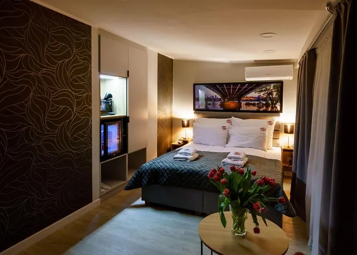 アパートホテル Kamienica No 111a Airport 3*