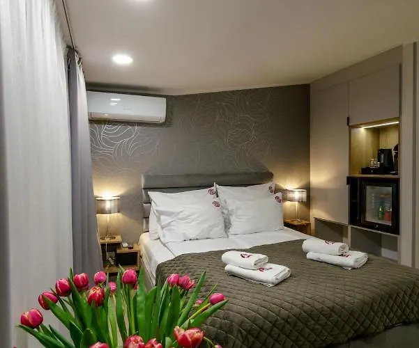 Kamienica No 111a Airport ワルシャワ