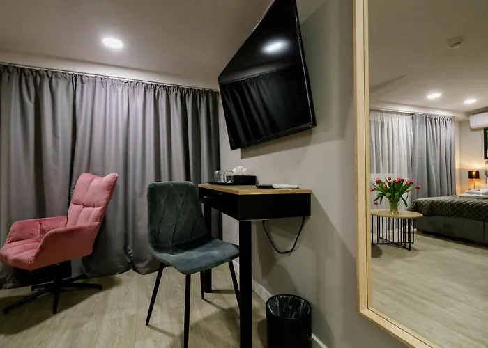 アパートホテル Kamienica No 111a Airport 3*