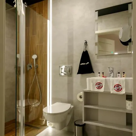 Kamienica No 111a Airport Aparthotel *