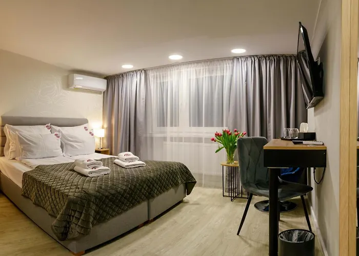 Апарт-отель Kamienica No 111a Airport 3*